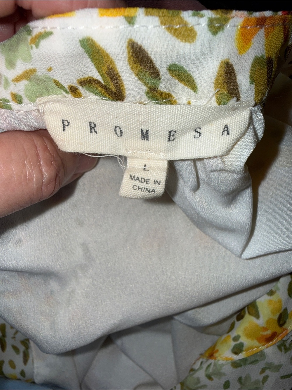 Sleeveless Floral Split-Neck Top in Yellow & Green - Womens - Picture 3 of 3